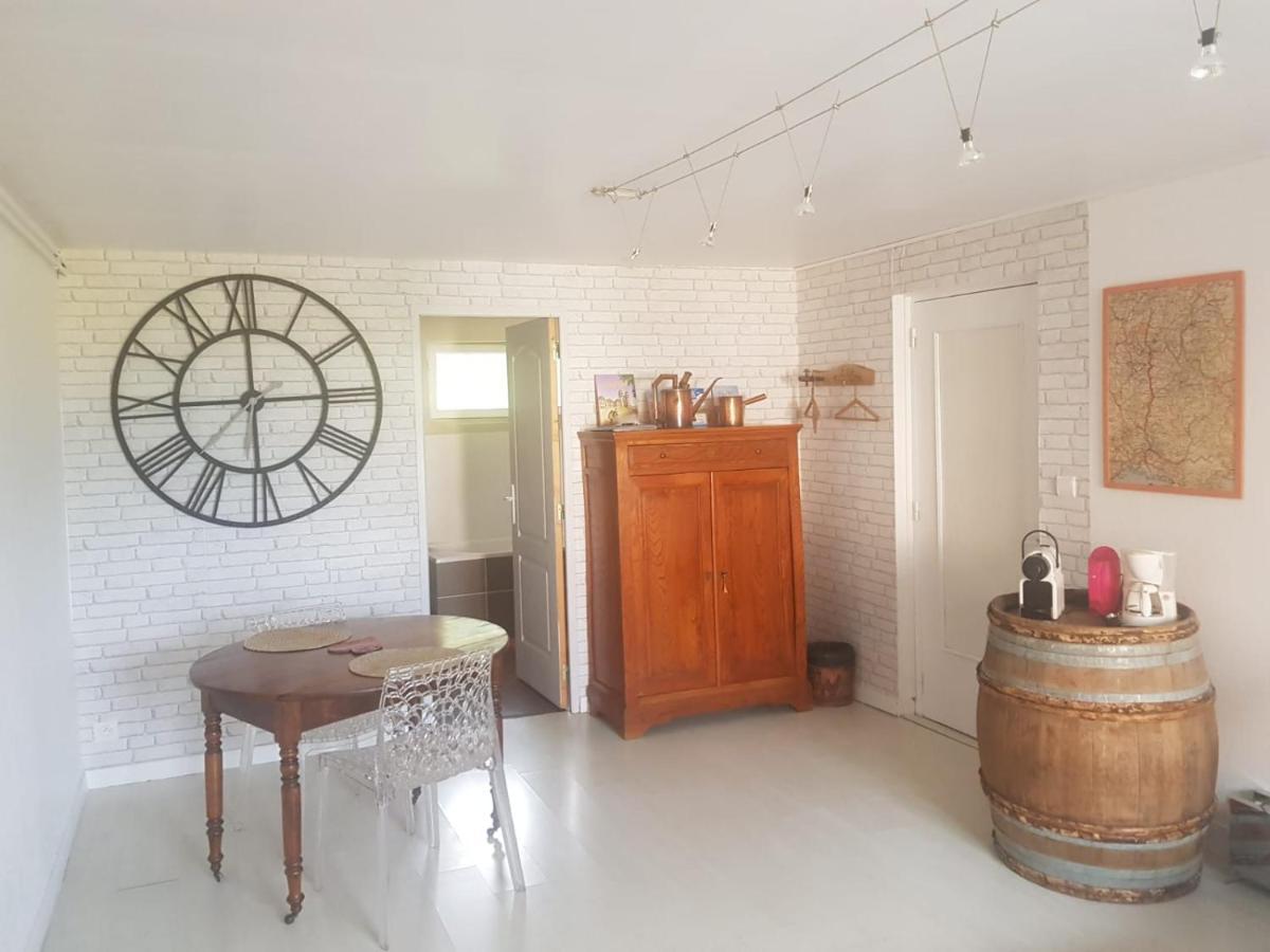Chambre Au Tonneau Fleurie Exteriér fotografie